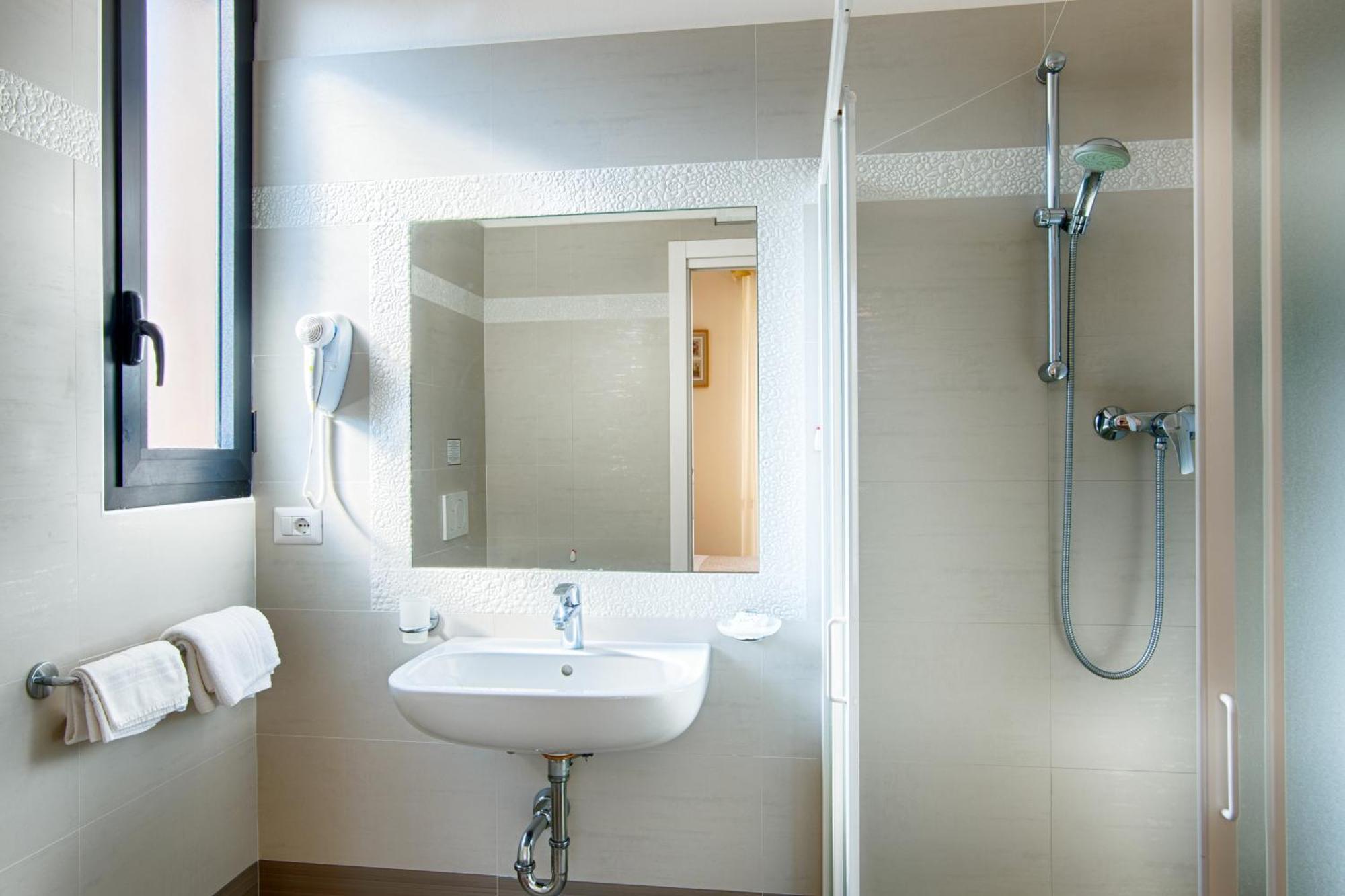 Villa Zavatta "B&B - Rooms & Apartments" เบลลาเรีย-อีเจอา มารีนา ภายนอก รูปภาพ